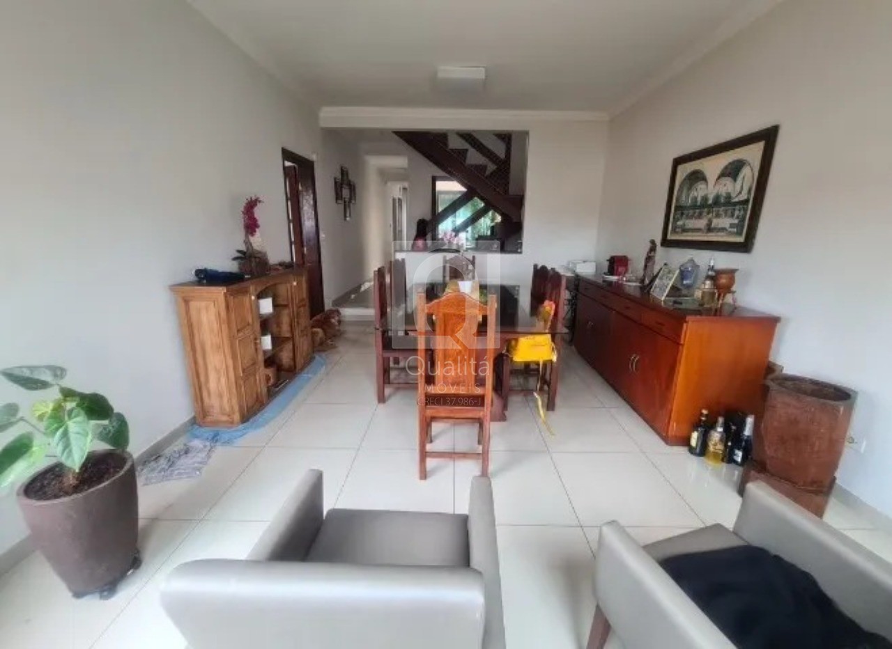 Casa de Condomínio à venda com 3 quartos, 300m² - Foto 2
