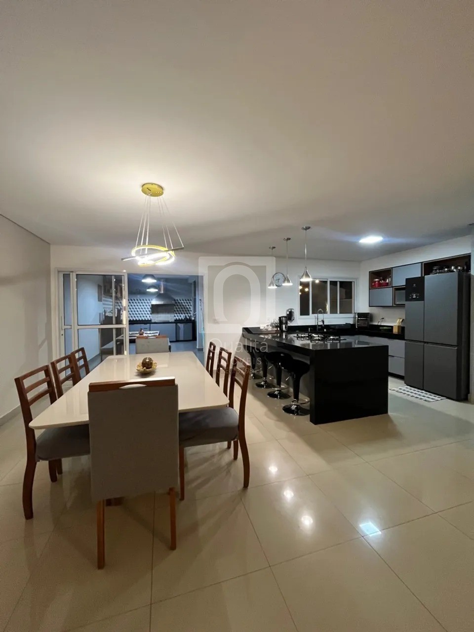 Casa de Condomínio à venda com 3 quartos, 250m² - Foto 6
