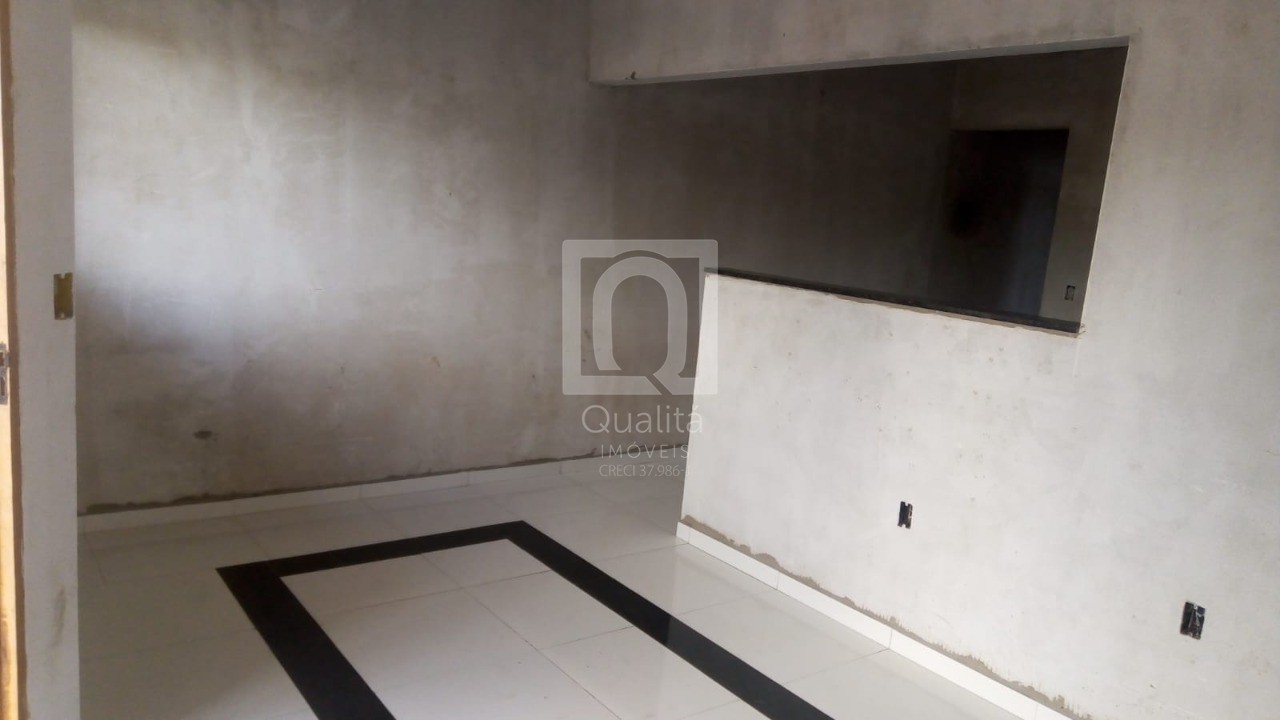 Casa à venda com 2 quartos, 125m² - Foto 1