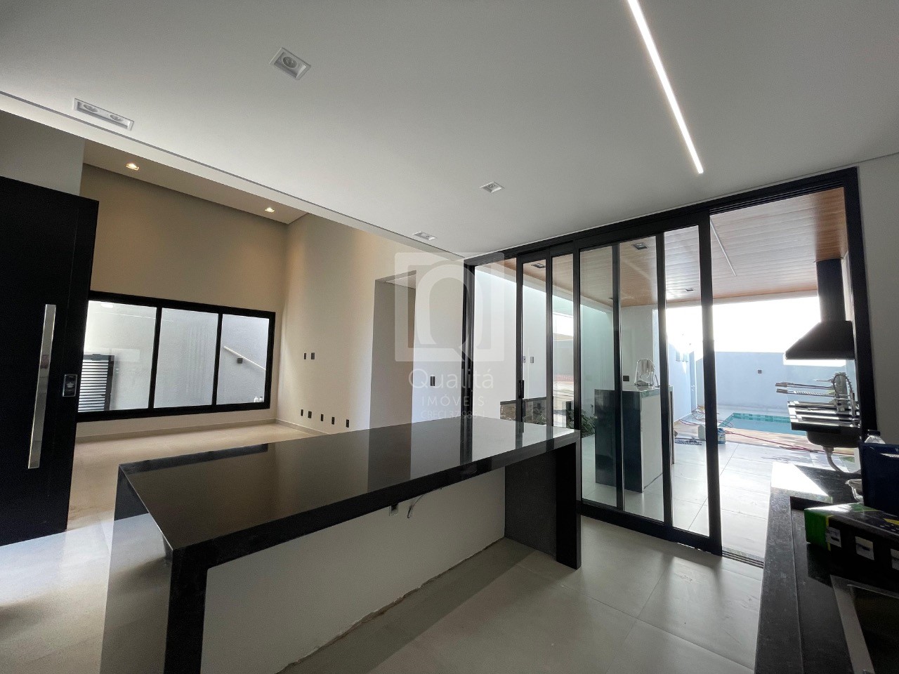 Casa de Condomínio à venda com 3 quartos, 162m² - Foto 2
