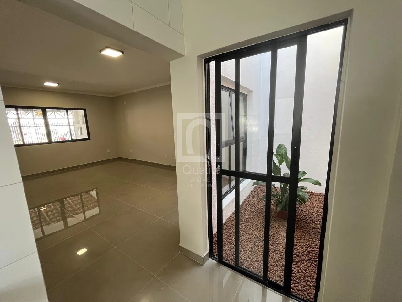 Casa à venda com 3 quartos, 200m² - Foto 1