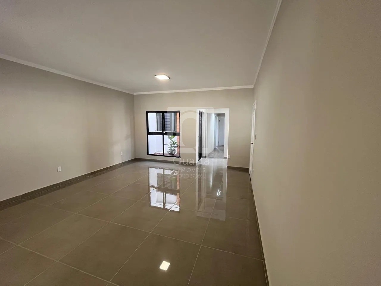 Casa à venda com 3 quartos, 200m² - Foto 2