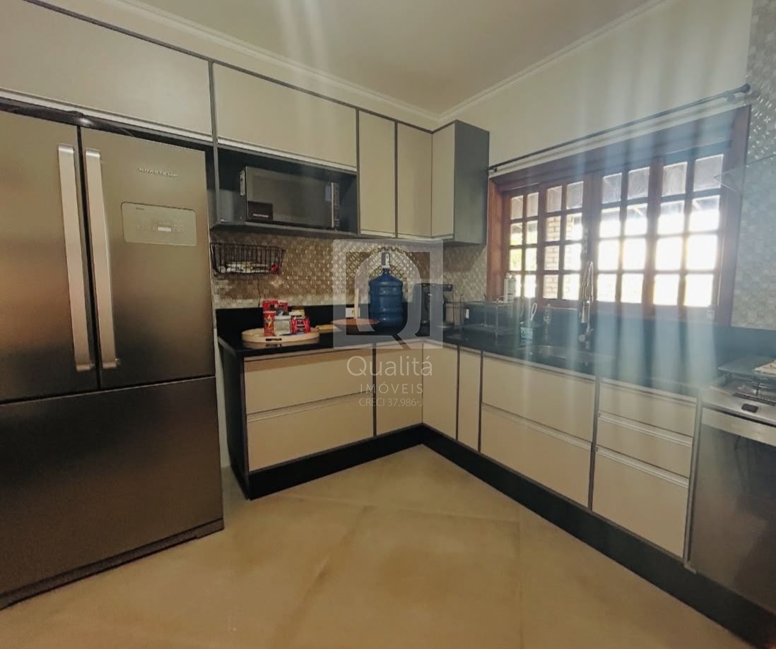 Casa de Condomínio à venda com 4 quartos, 400m² - Foto 3