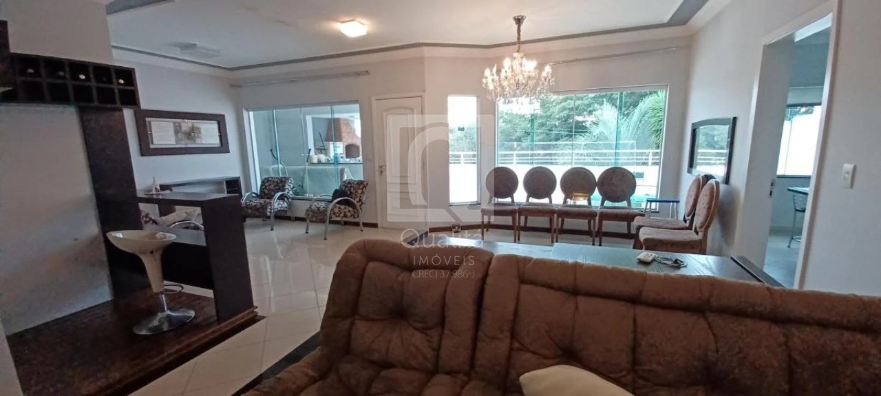 Casa de Condomínio à venda com 4 quartos, 330m² - Foto 2