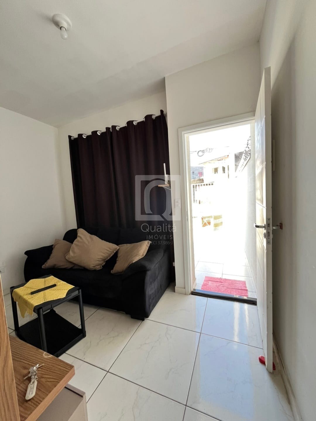 Casa à venda com 2 quartos, 55m² - Foto 2