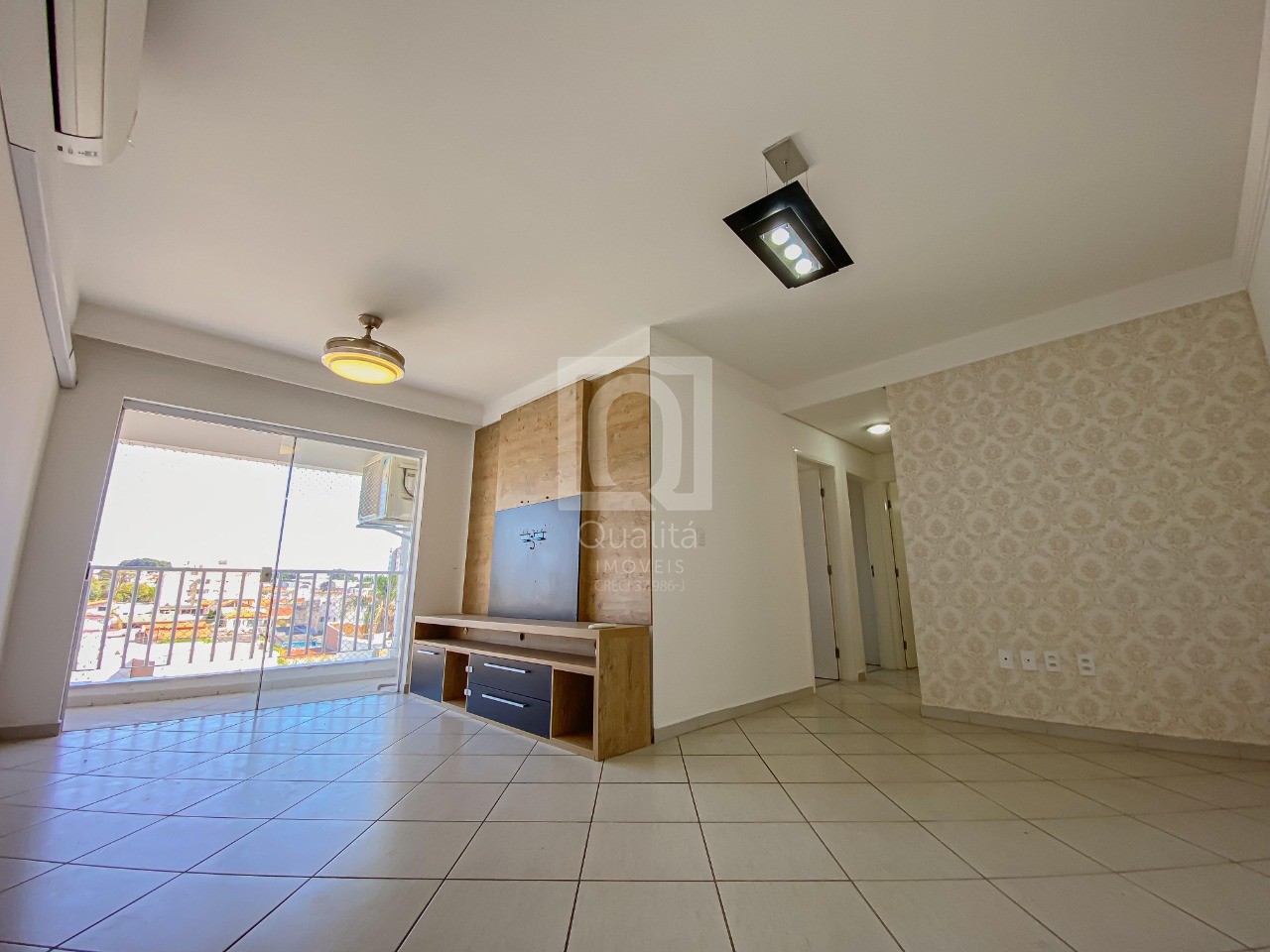 Apartamento à venda com 3 quartos, 108m² - Foto 1