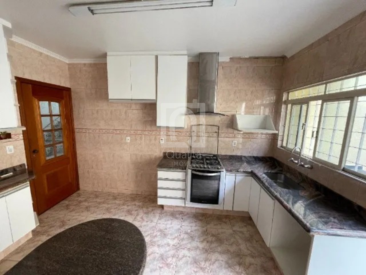 Sobrado à venda com 4 quartos, 392m² - Foto 4