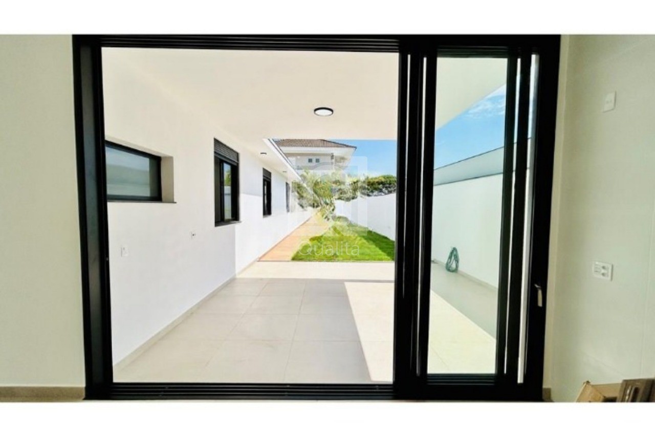 Casa de Condomínio à venda com 3 quartos, 206m² - Foto 3