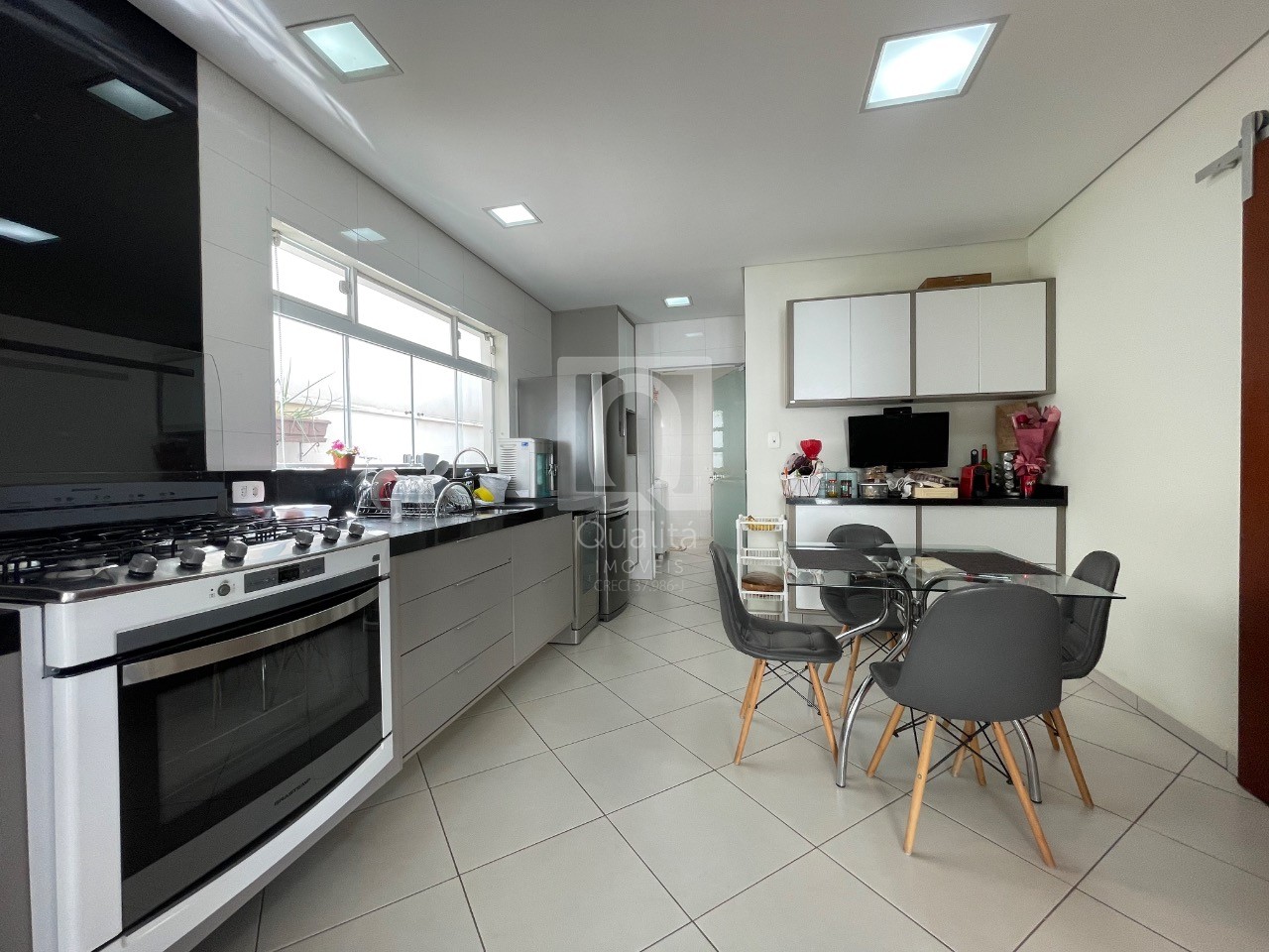 Casa de Condomínio à venda com 3 quartos, 248m² - Foto 8