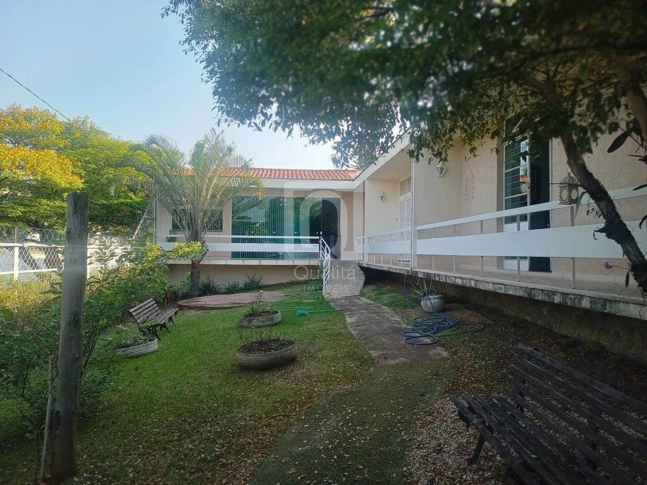 Prédio Inteiro à venda com 4 quartos, 750m² - Foto 1