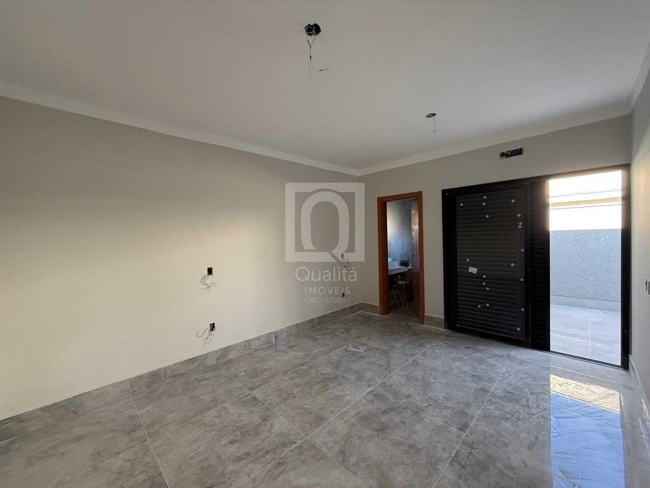 Casa de Condomínio à venda com 3 quartos, 200m² - Foto 3