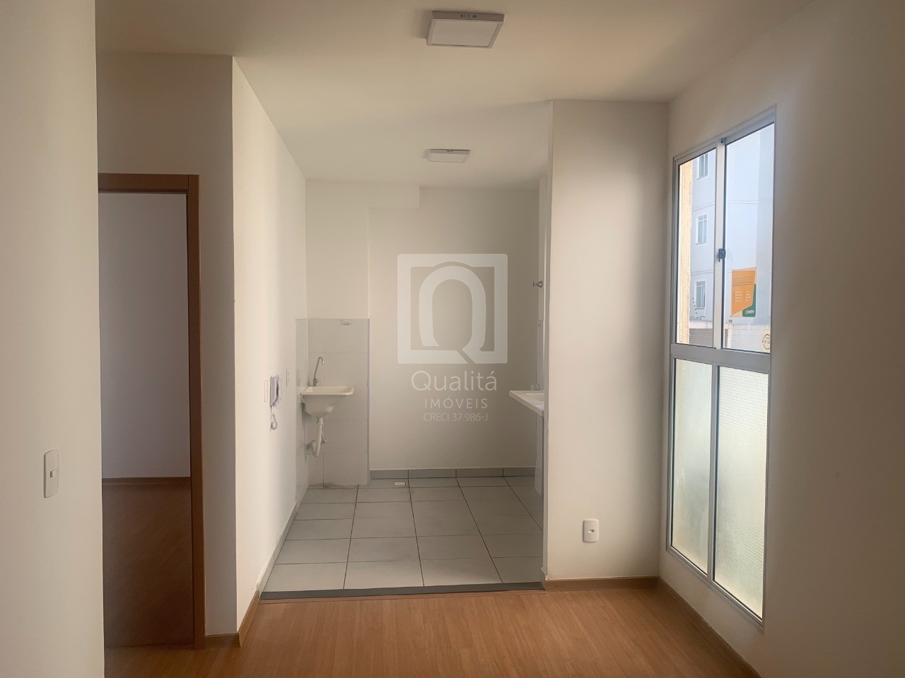 Apartamento à venda com 2 quartos, 43m² - Foto 2