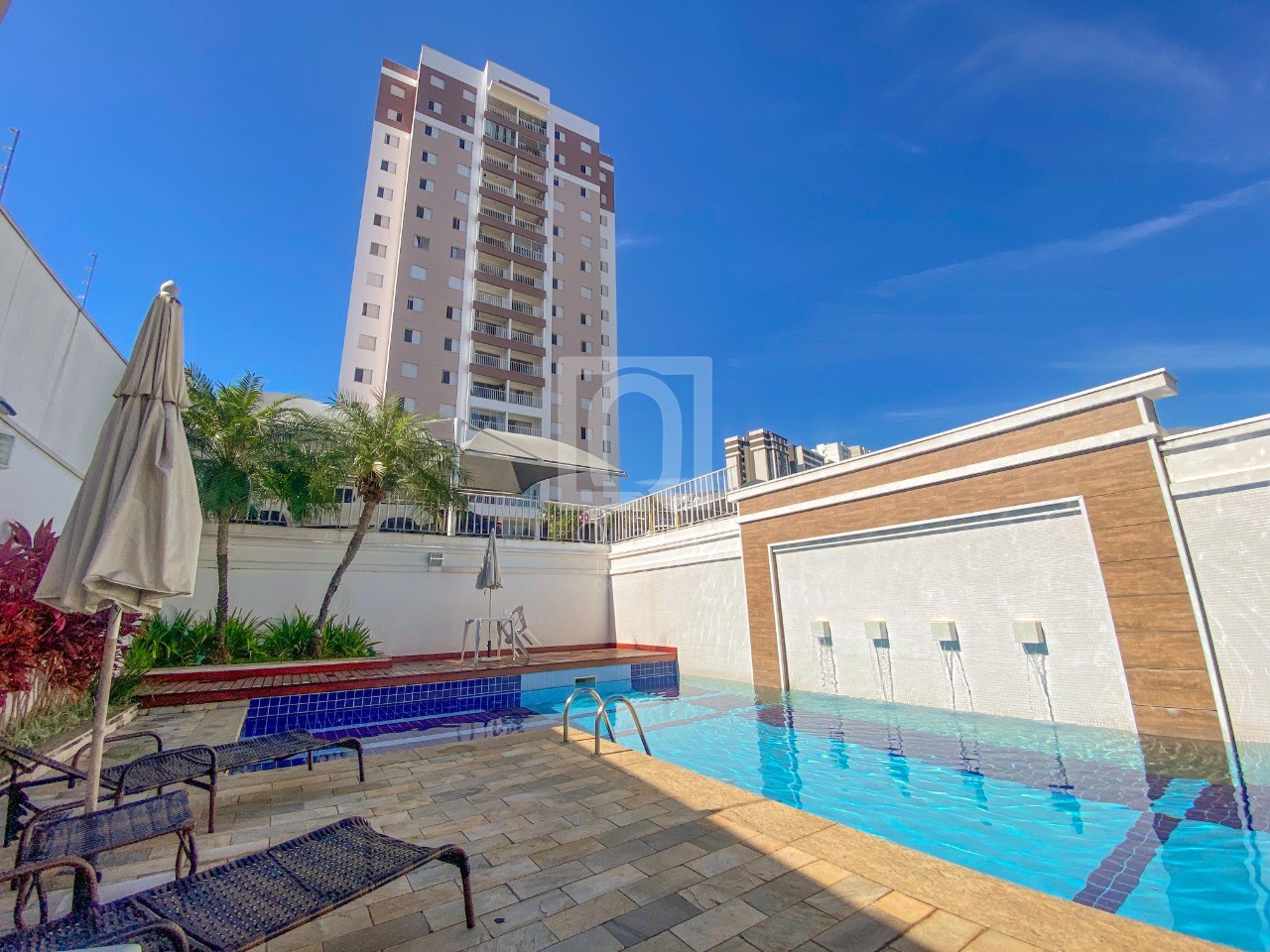Apartamento à venda com 3 quartos, 85m² - Foto 1