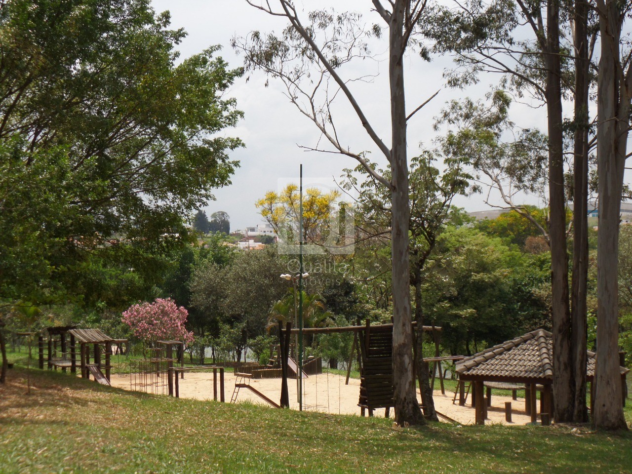 Casa de Condomínio à venda com 4 quartos, 330m² - Foto 31