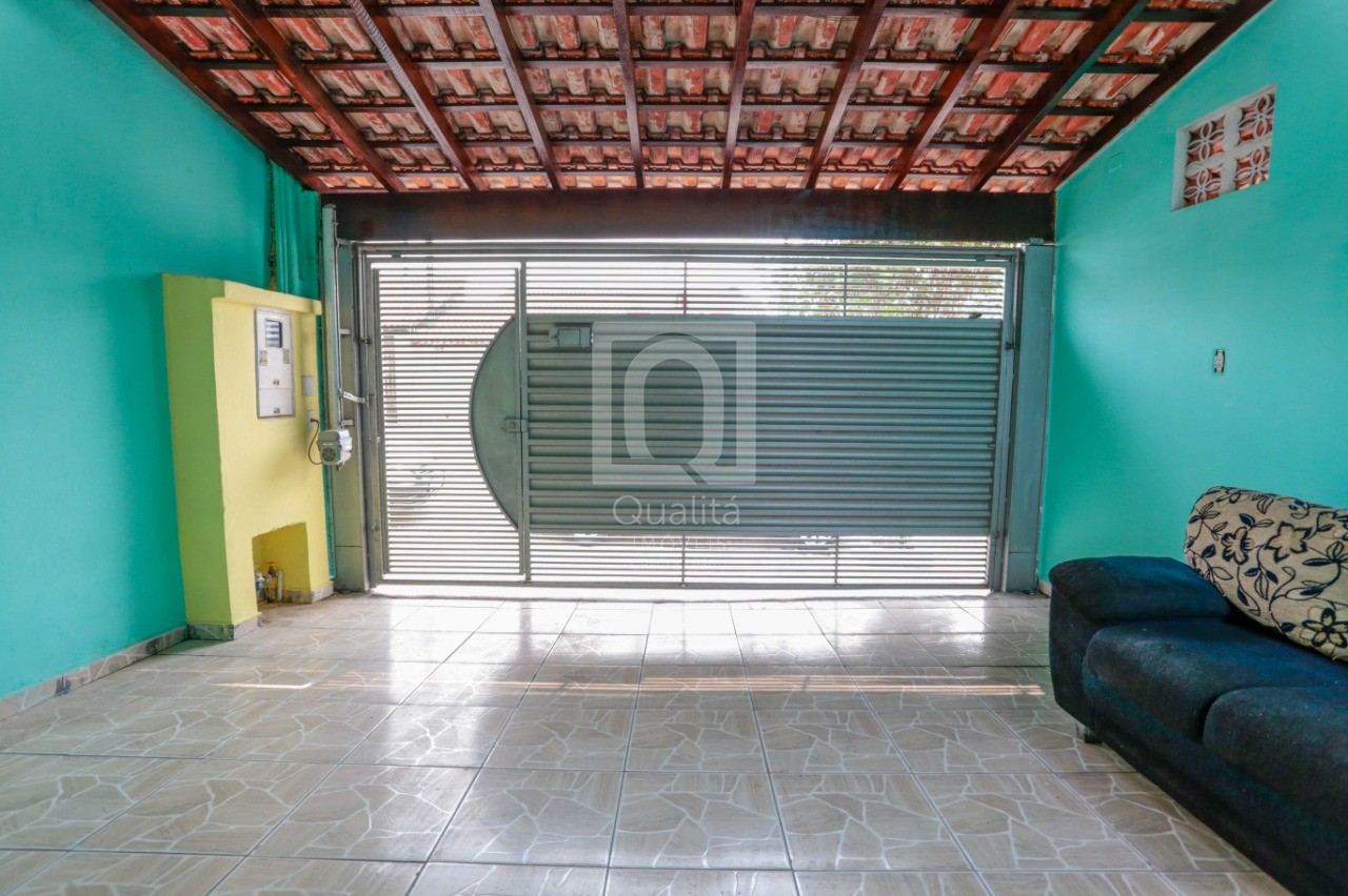 Casa à venda com 3 quartos, 112m² - Foto 1