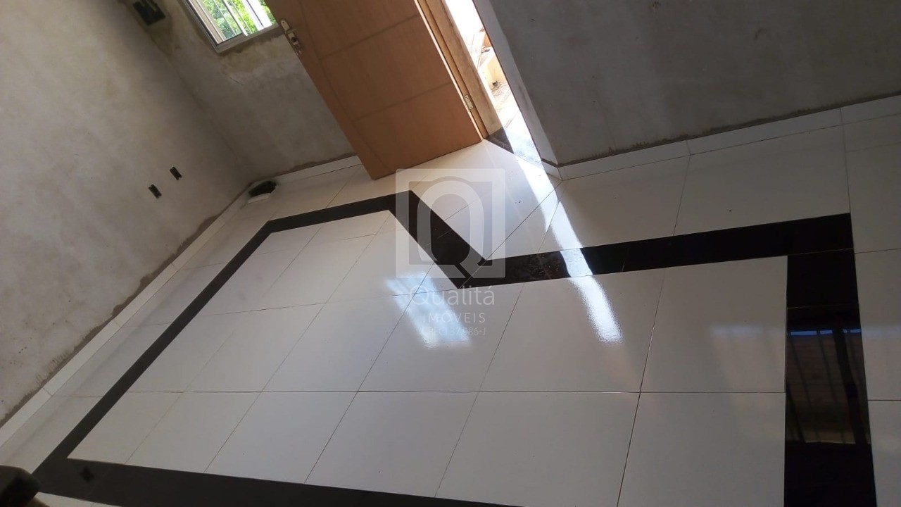Casa à venda com 2 quartos, 125m² - Foto 2