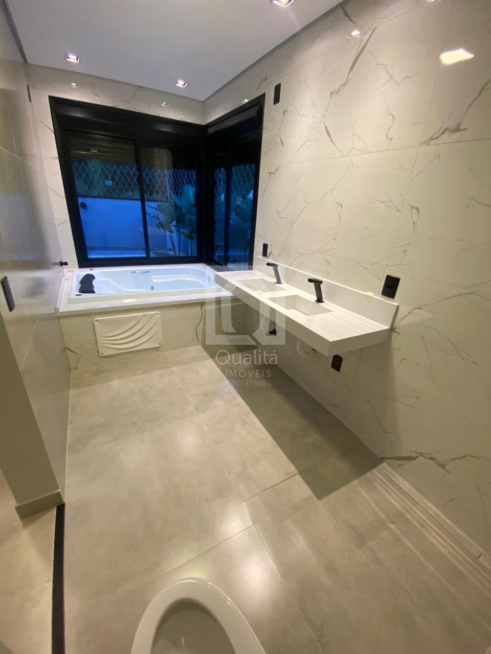 Casa de Condomínio à venda com 3 quartos, 318m² - Foto 9