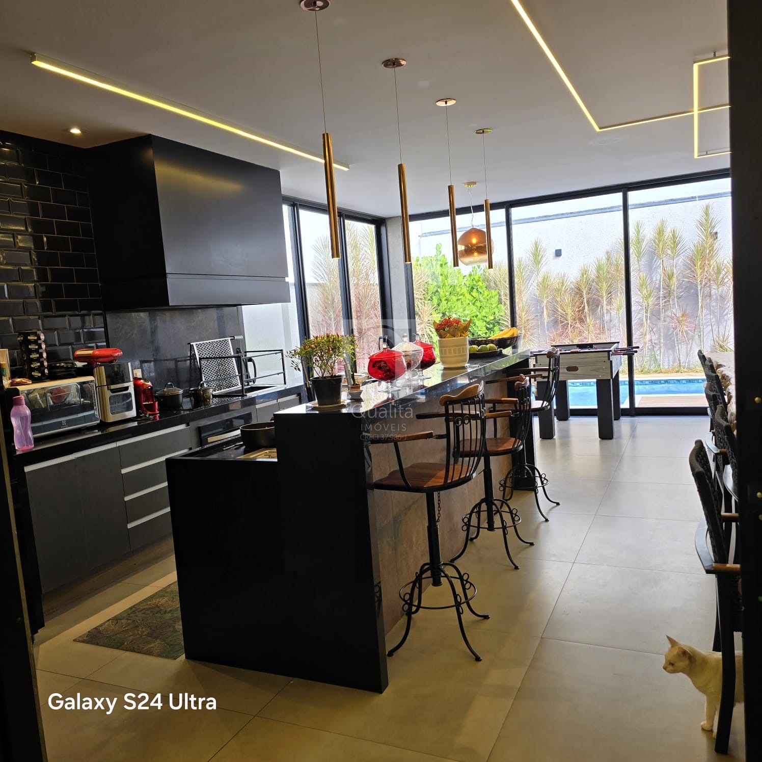 Casa de Condomínio à venda e aluguel com 3 quartos, 407m² - Foto 2