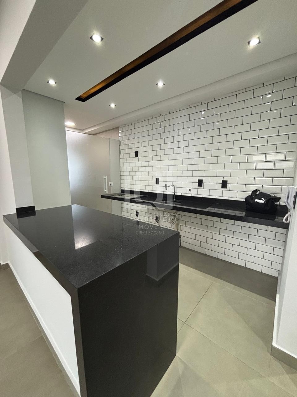 Apartamento à venda com 2 quartos, 71m² - Foto 4