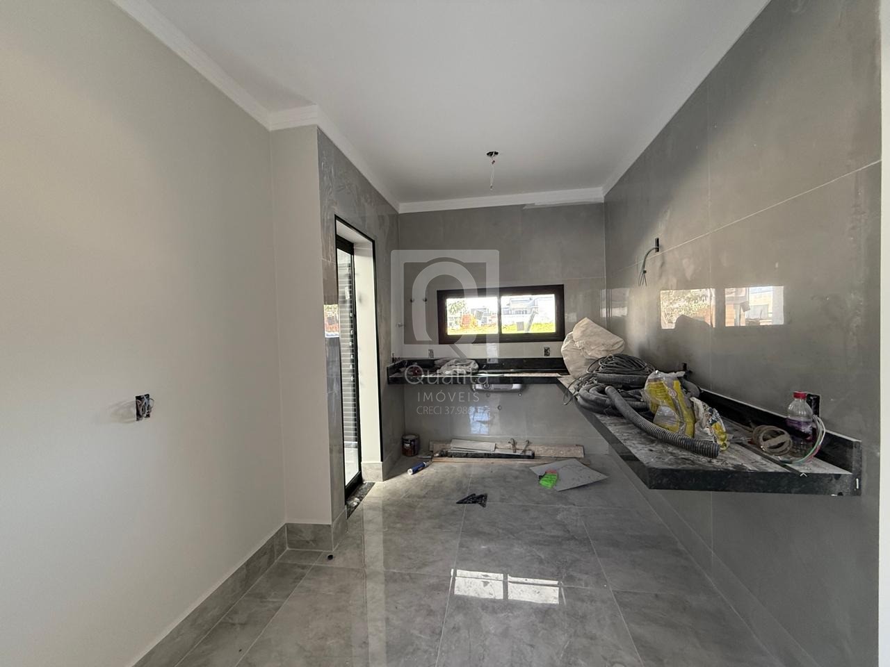 Casa de Condomínio à venda com 3 quartos, 200m² - Foto 2