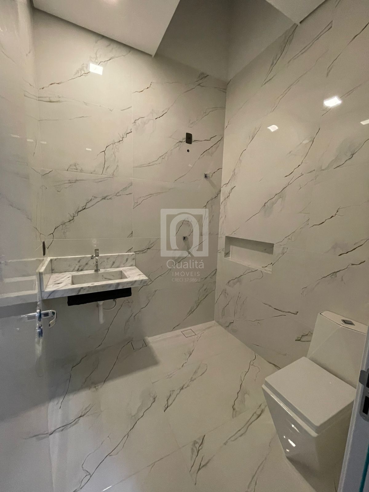 Casa de Condomínio à venda com 3 quartos, 450m² - Foto 18