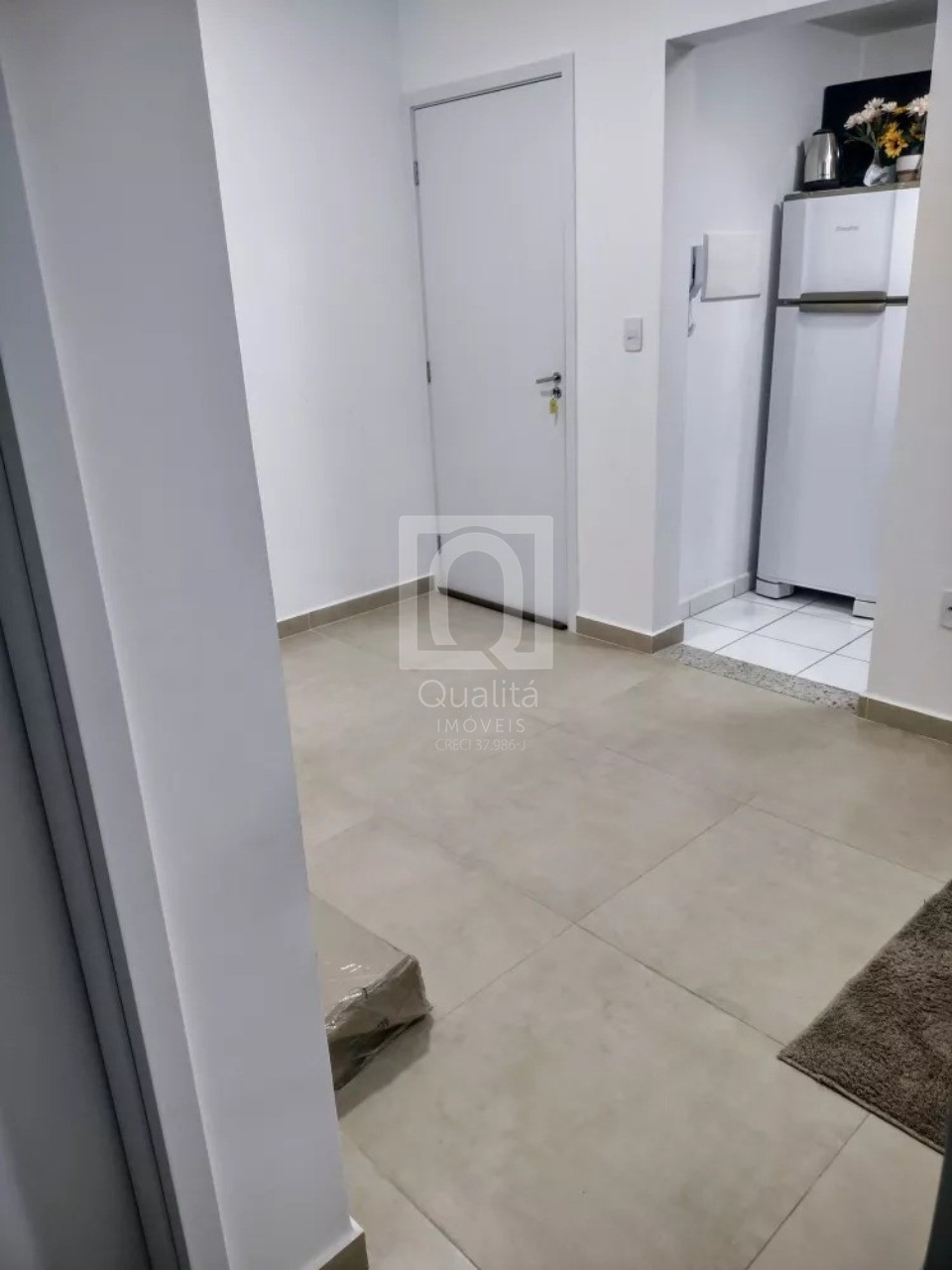 Apartamento à venda com 2 quartos, 45m² - Foto 2