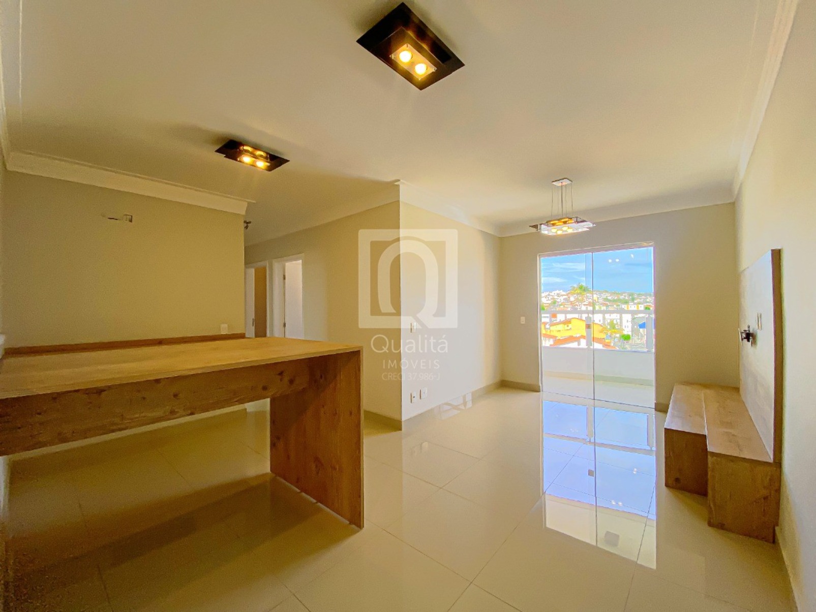 Apartamento à venda com 3 quartos, 86m² - Foto 2