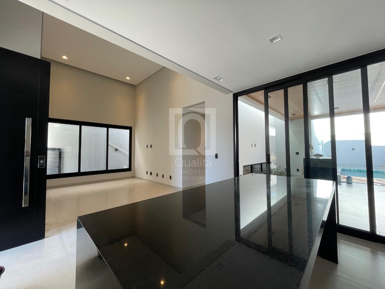 Casa de Condomínio à venda com 3 quartos, 162m² - Foto 1