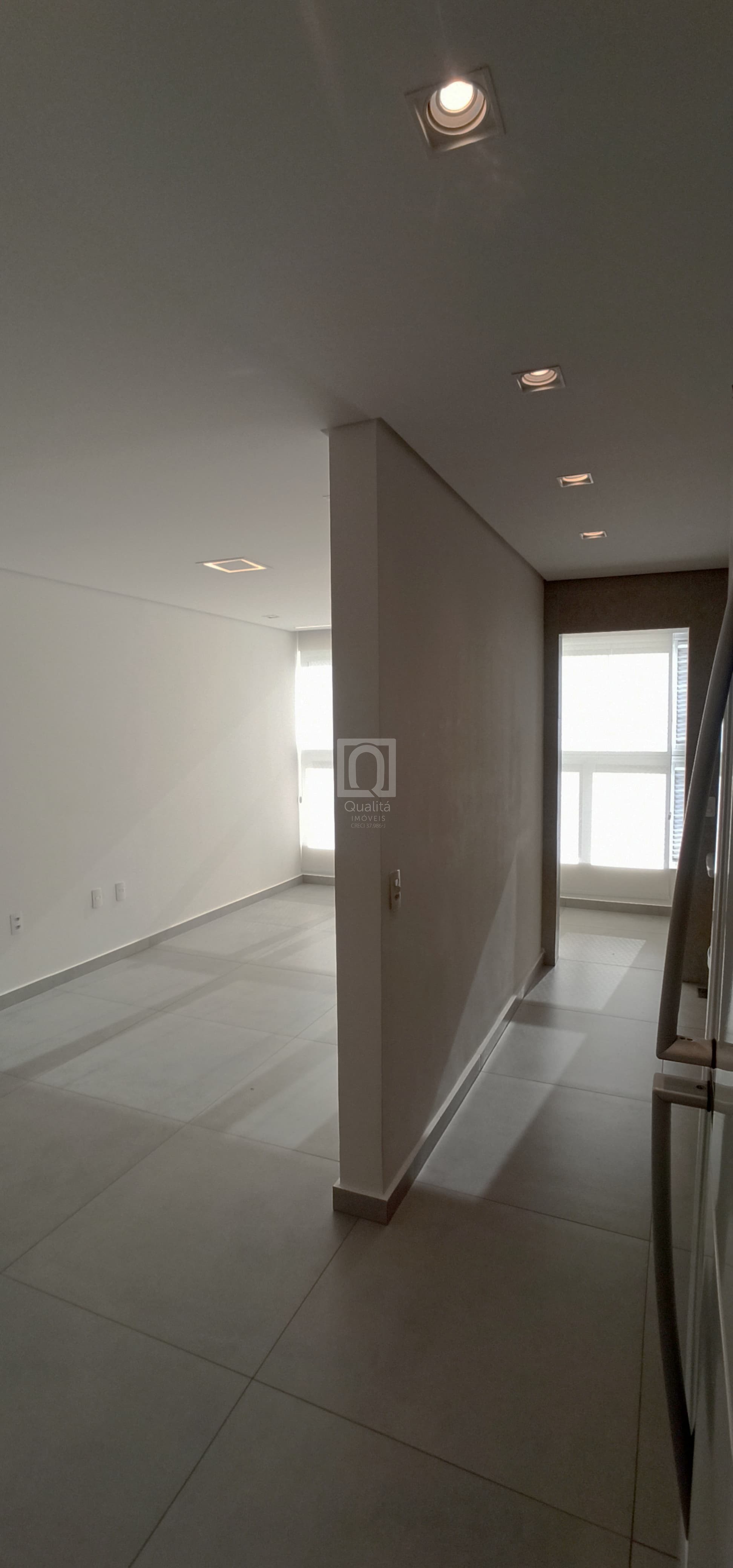 Apartamento à venda com 2 quartos, 61m² - Foto 3