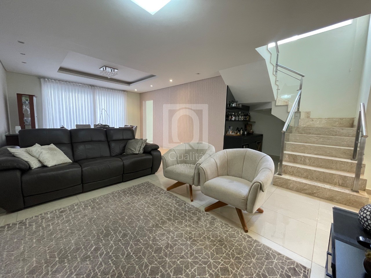 Casa de Condomínio à venda com 3 quartos, 248m² - Foto 2
