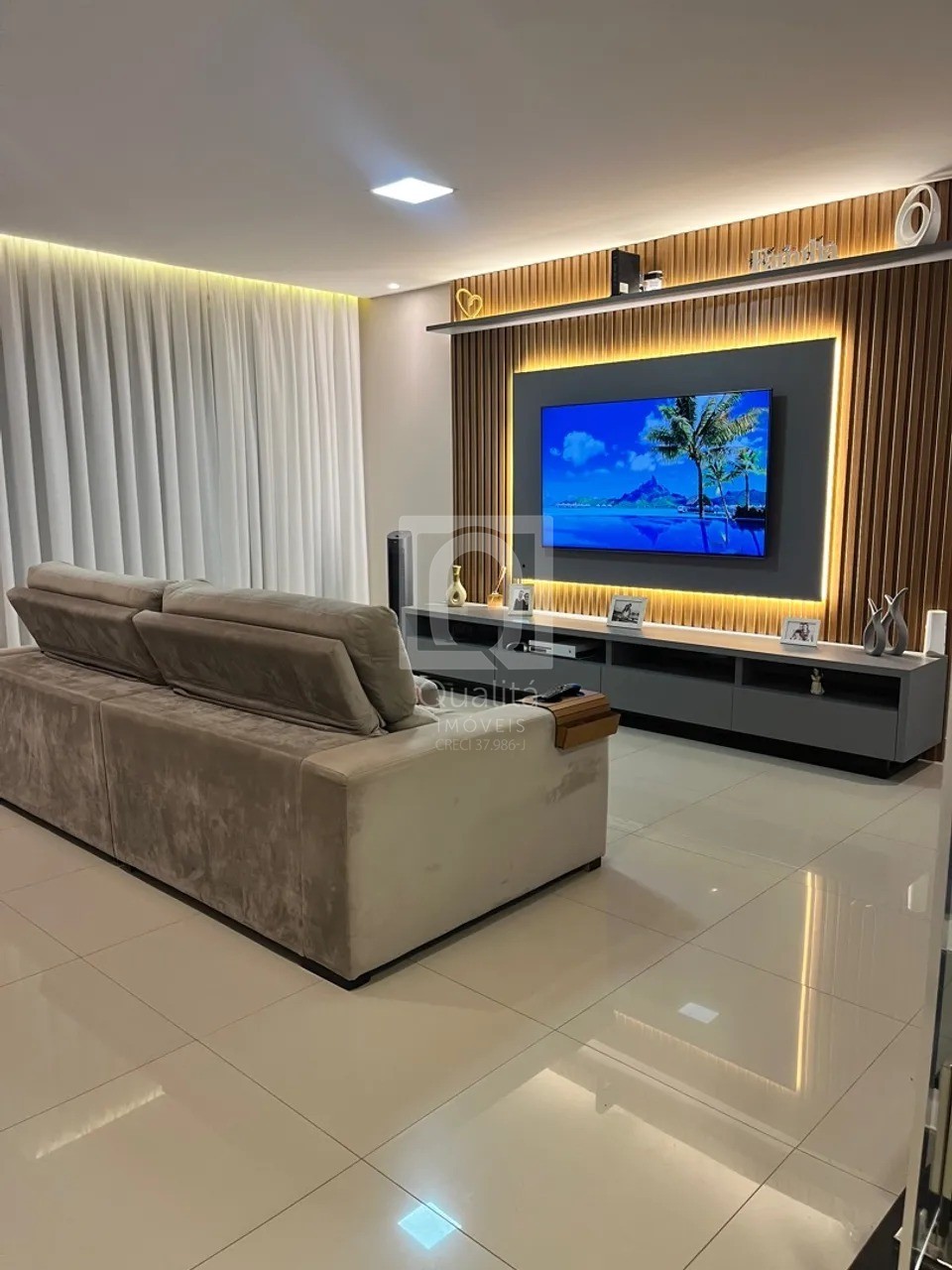 Casa de Condomínio à venda com 3 quartos, 250m² - Foto 9