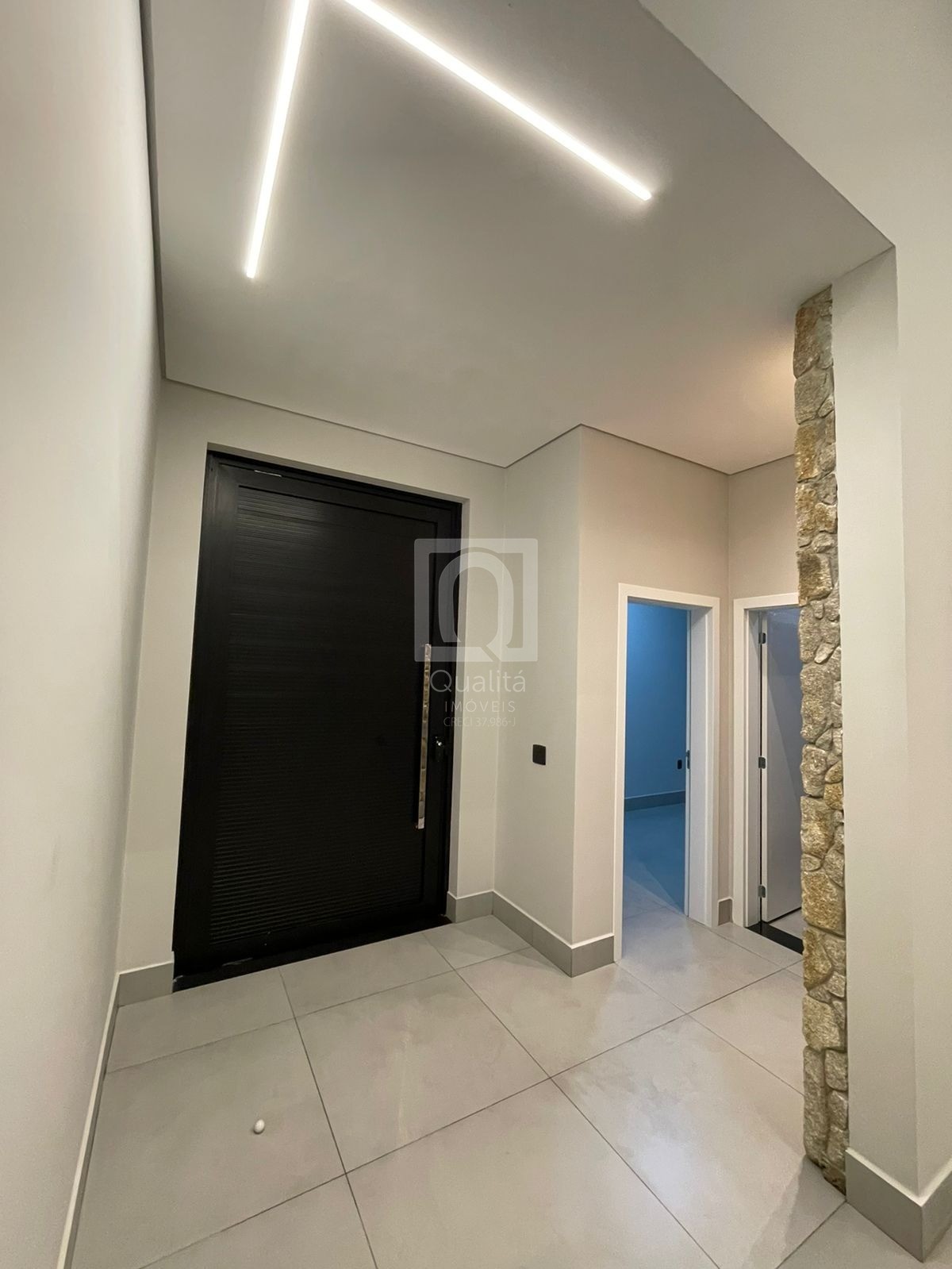 Casa de Condomínio à venda com 3 quartos, 450m² - Foto 2