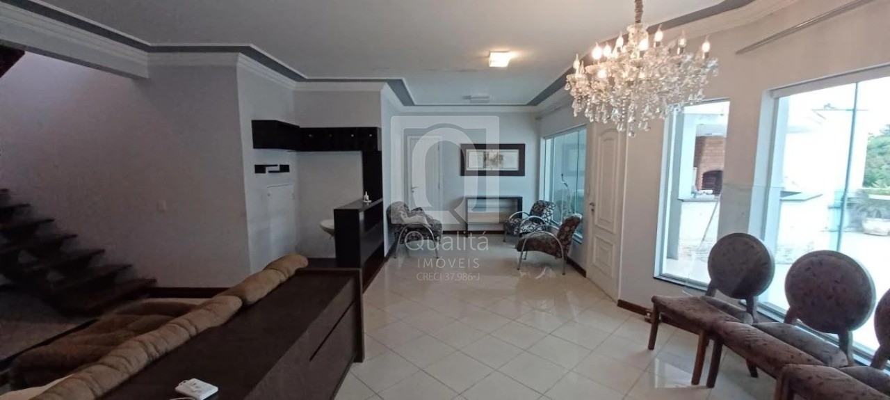 Casa de Condomínio à venda com 4 quartos, 330m² - Foto 1