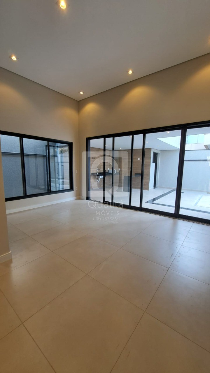 Casa de Condomínio à venda com 3 quartos, 250m² - Foto 4