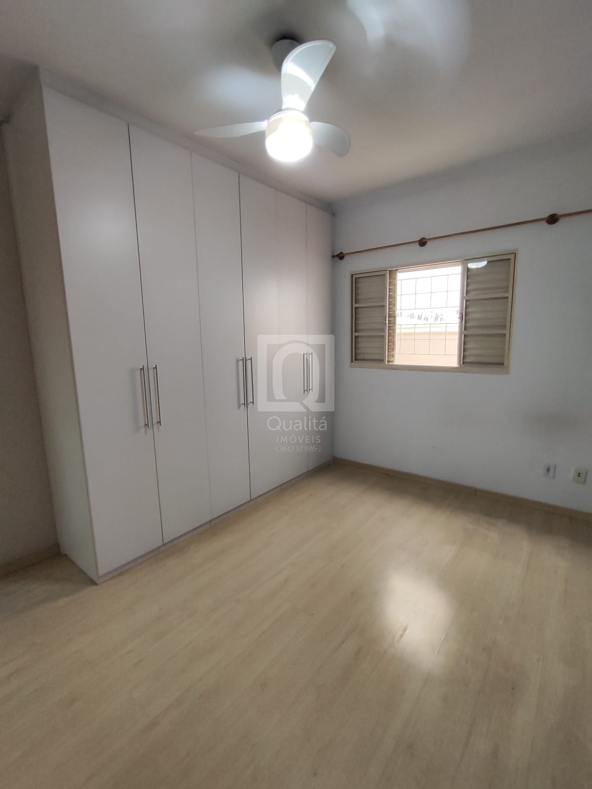 Casa à venda com 3 quartos, 219m² - Foto 10