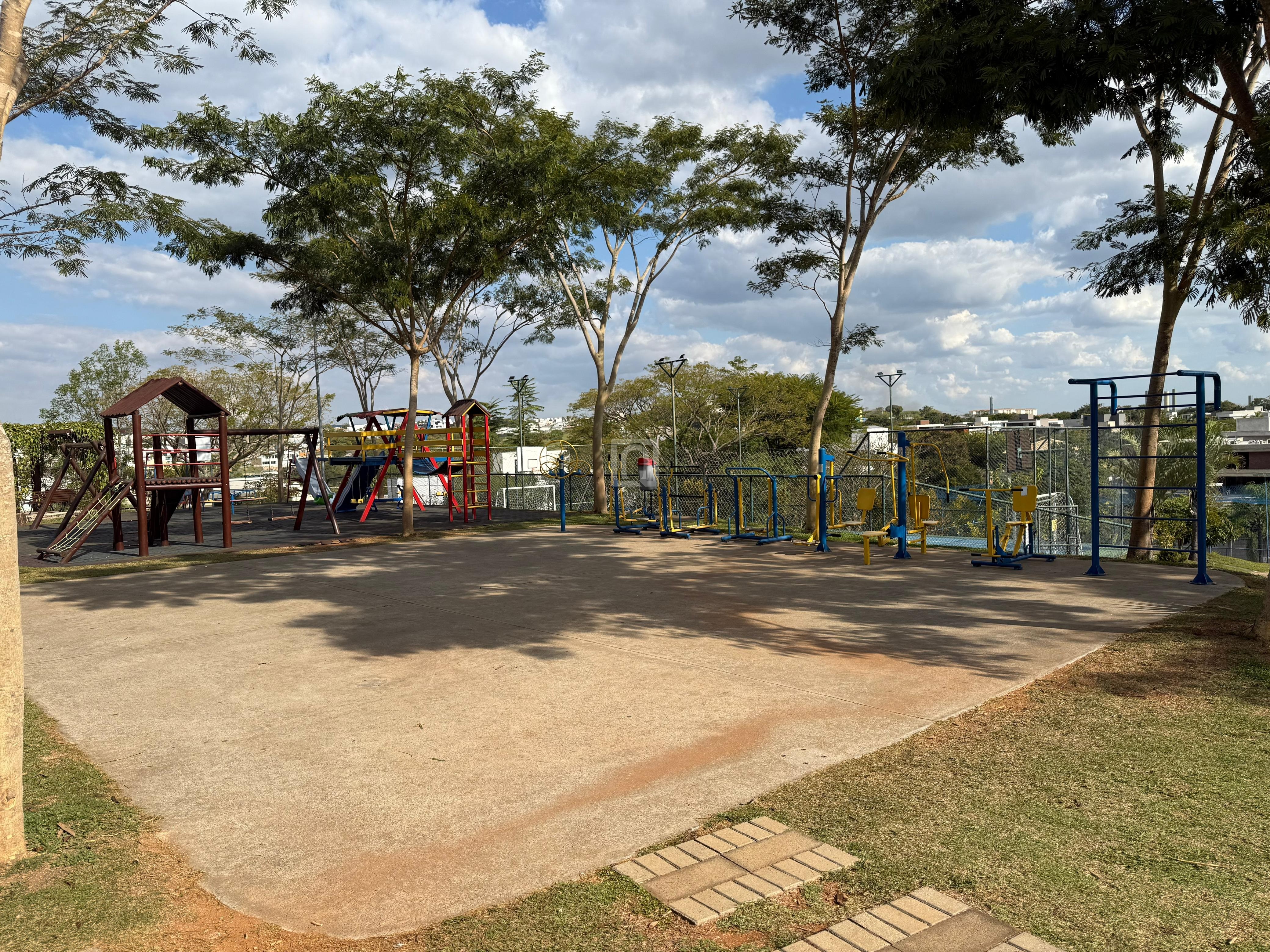 Casa de Condomínio para alugar com 3 quartos, 300m² - Foto 28