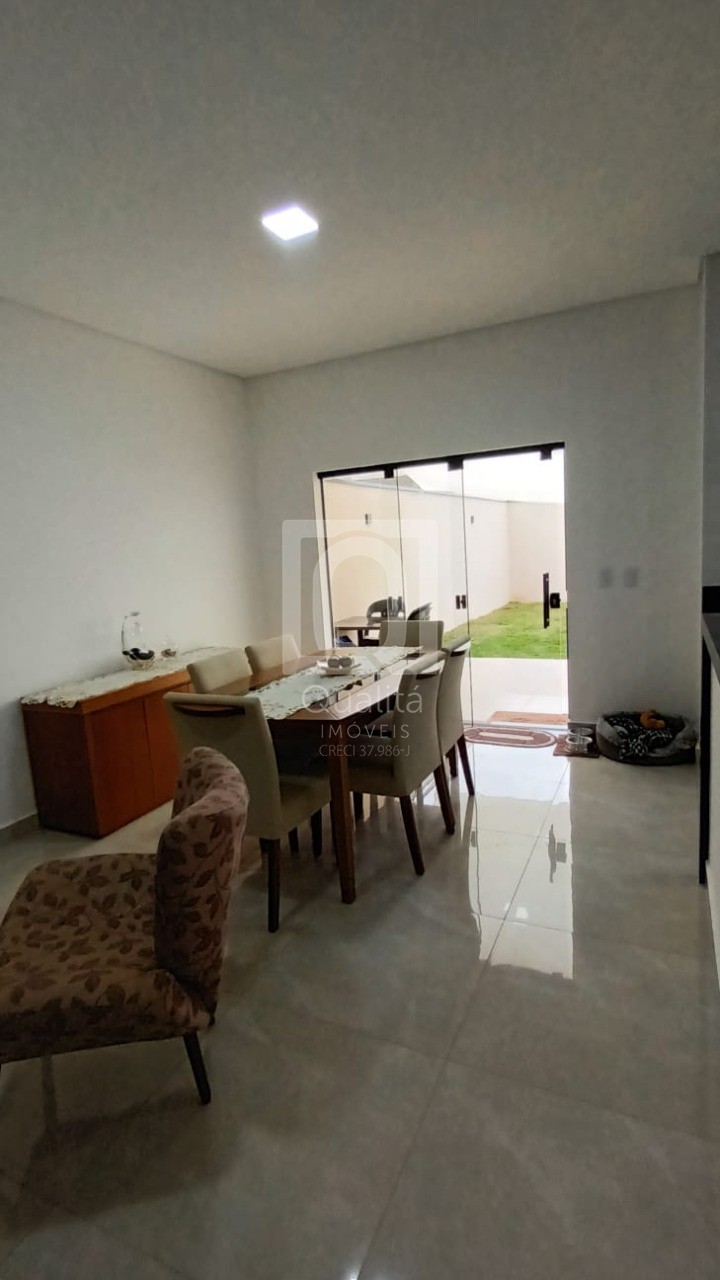 Casa de Condomínio à venda com 3 quartos, 200m² - Foto 2