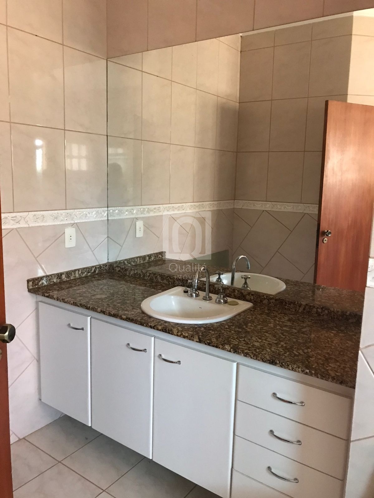 Casa de Condomínio à venda com 3 quartos, 1650m² - Foto 8