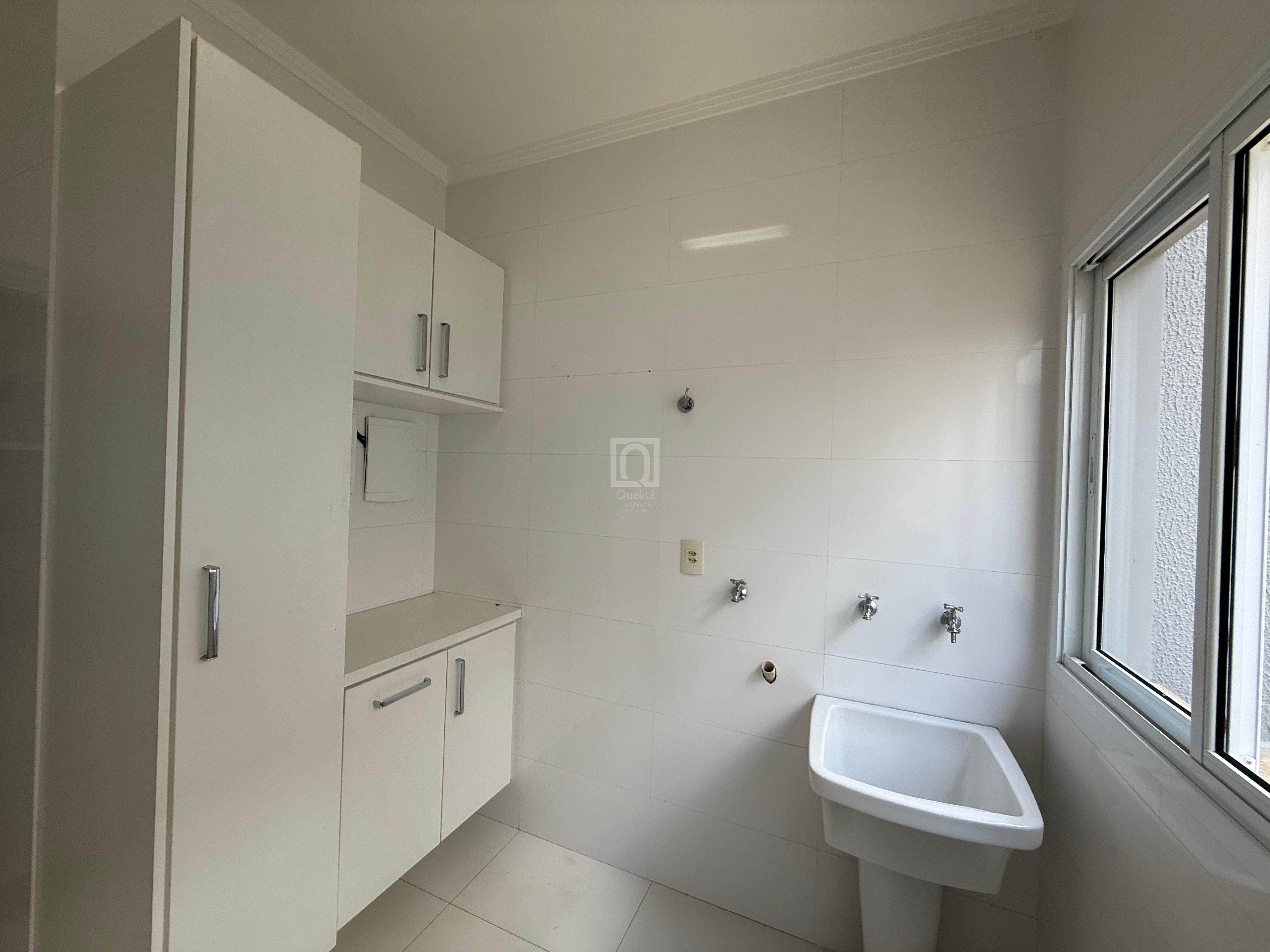 Casa de Condomínio para alugar com 3 quartos, 300m² - Foto 20