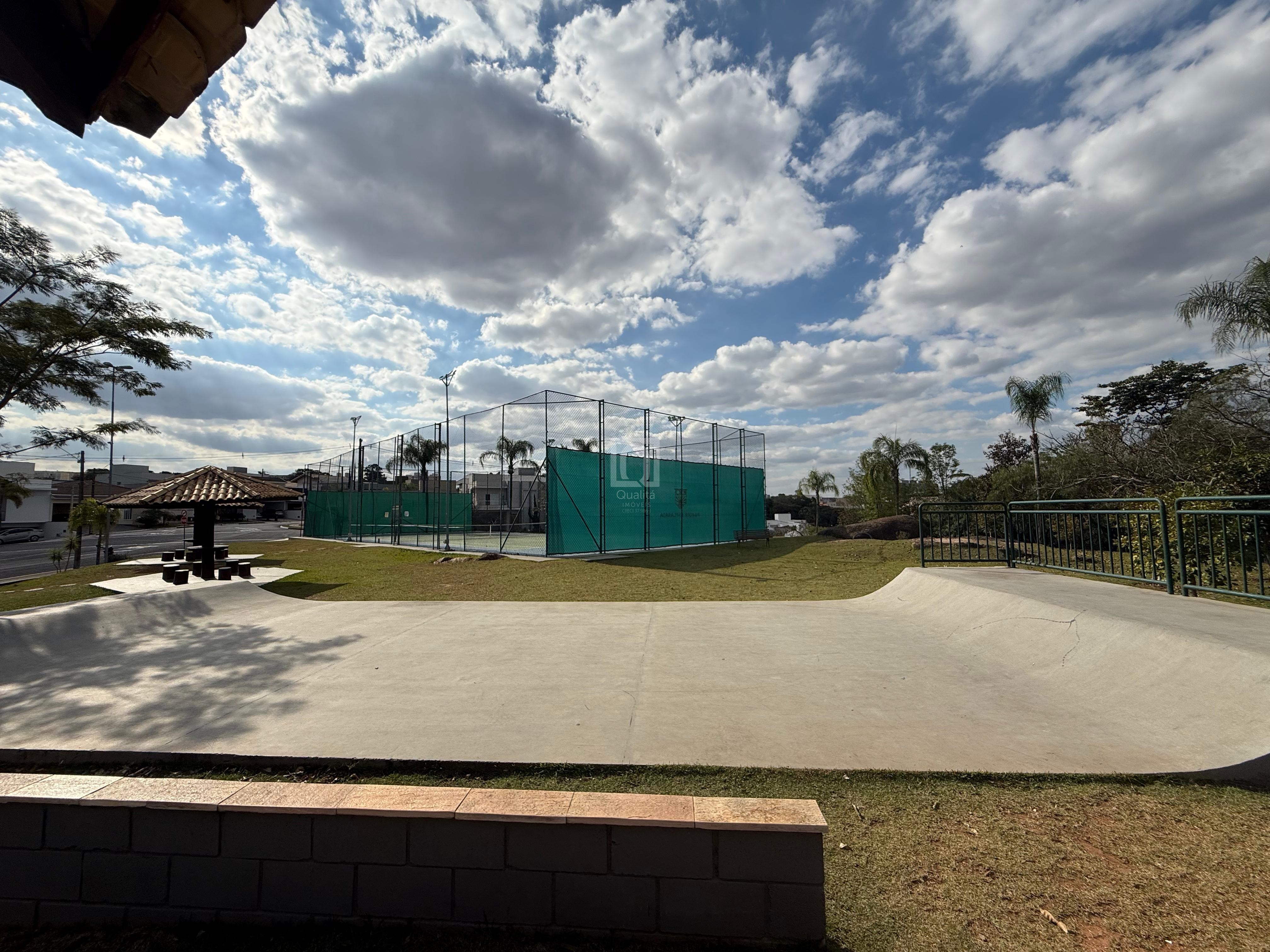 Casa de Condomínio para alugar com 3 quartos, 300m² - Foto 32