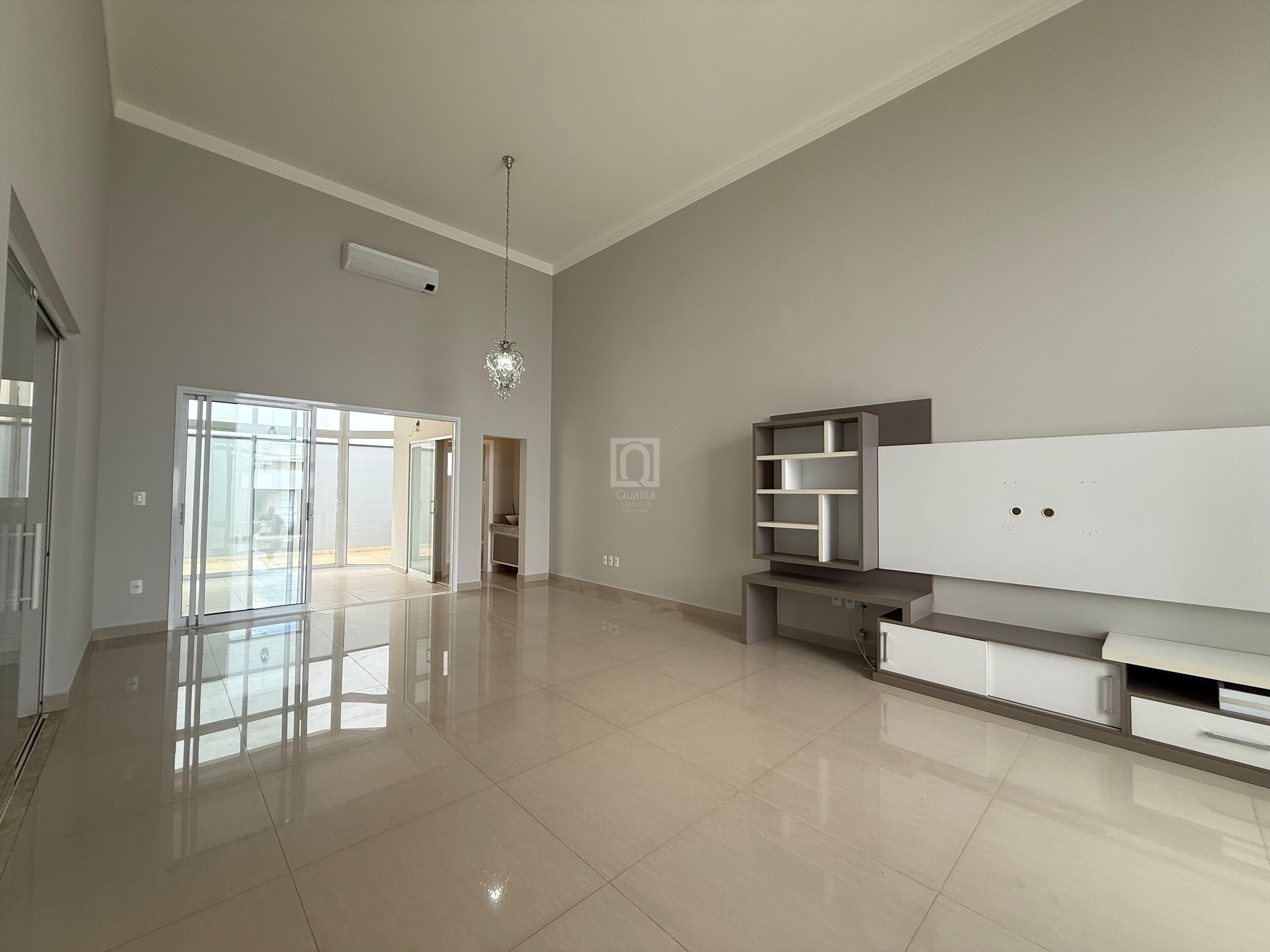 Casa de Condomínio para alugar com 3 quartos, 300m² - Foto 1