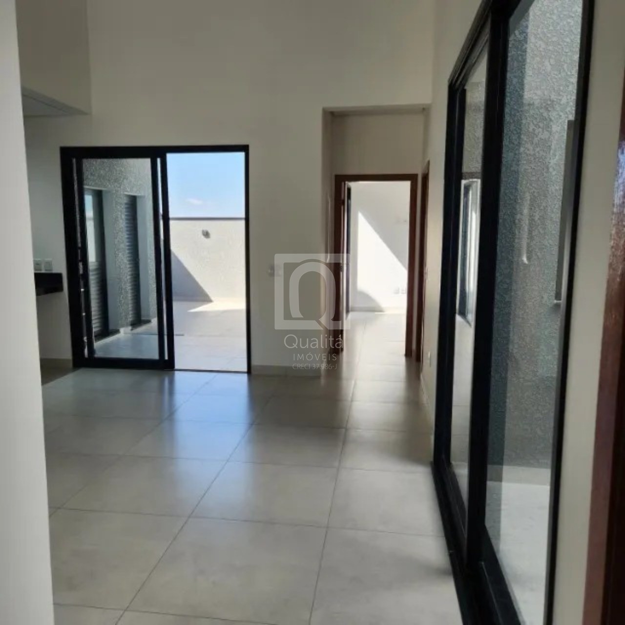 Casa de Condomínio à venda com 3 quartos, 178m² - Foto 4