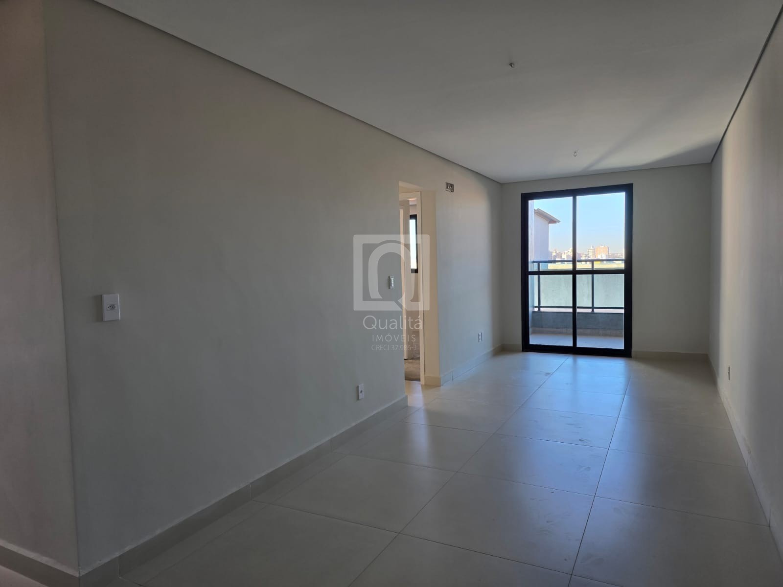 Apartamento à venda com 2 quartos, 142m² - Foto 2