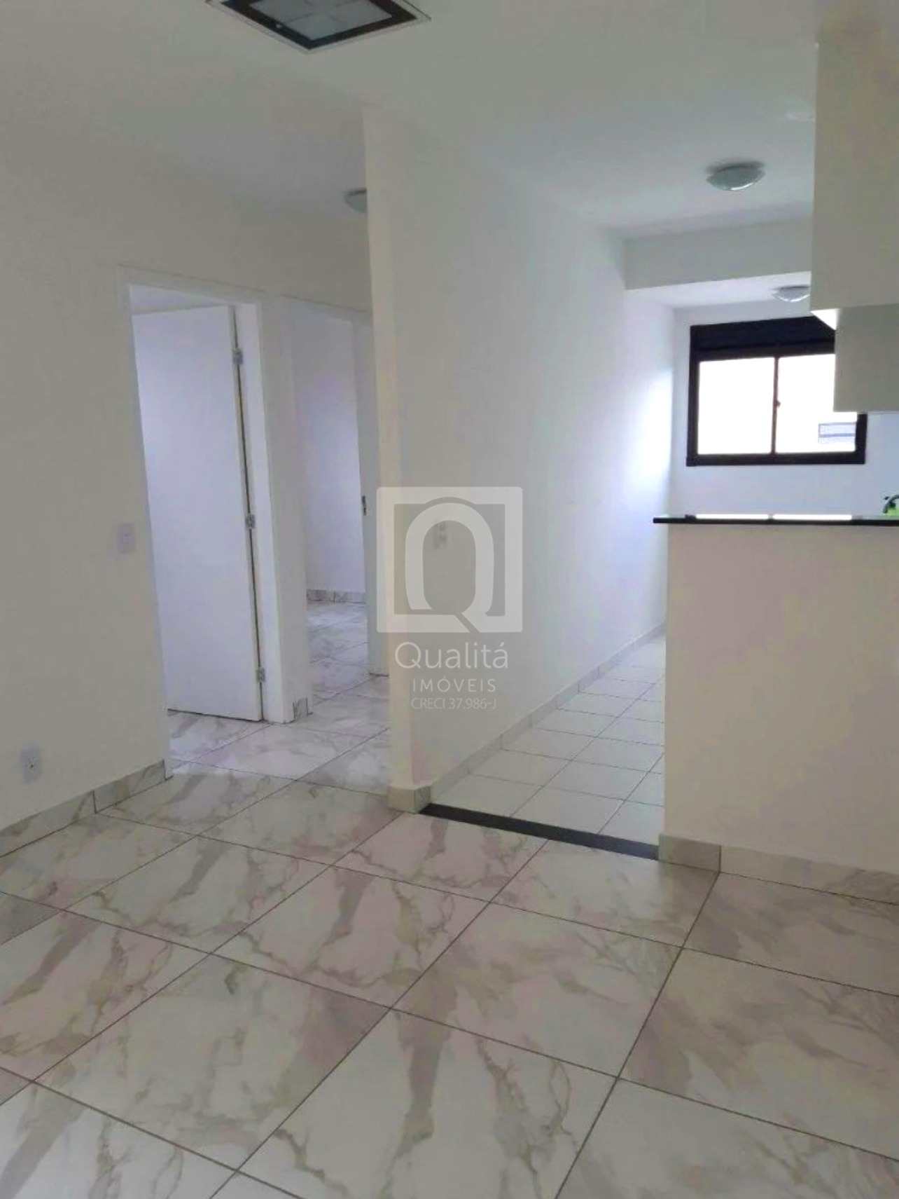 Apartamento à venda com 2 quartos, 50m² - Foto 2