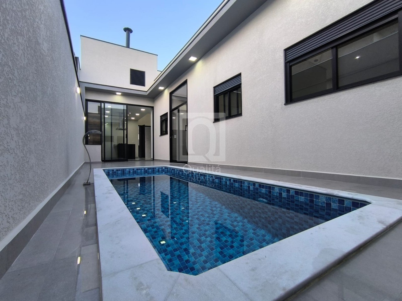 Casa de Condomínio à venda com 3 quartos, 200m² - Foto 1