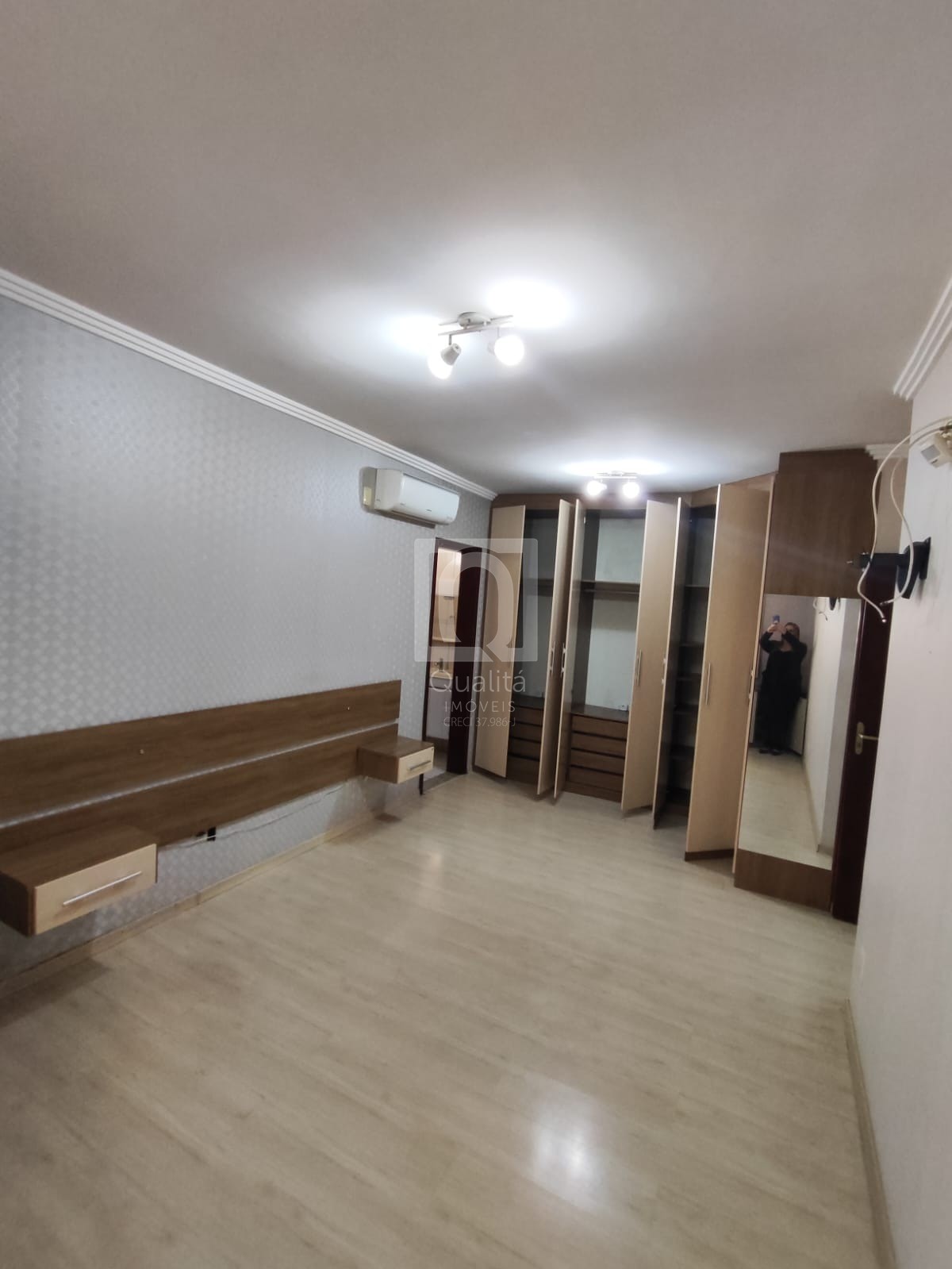 Casa à venda com 3 quartos, 219m² - Foto 11