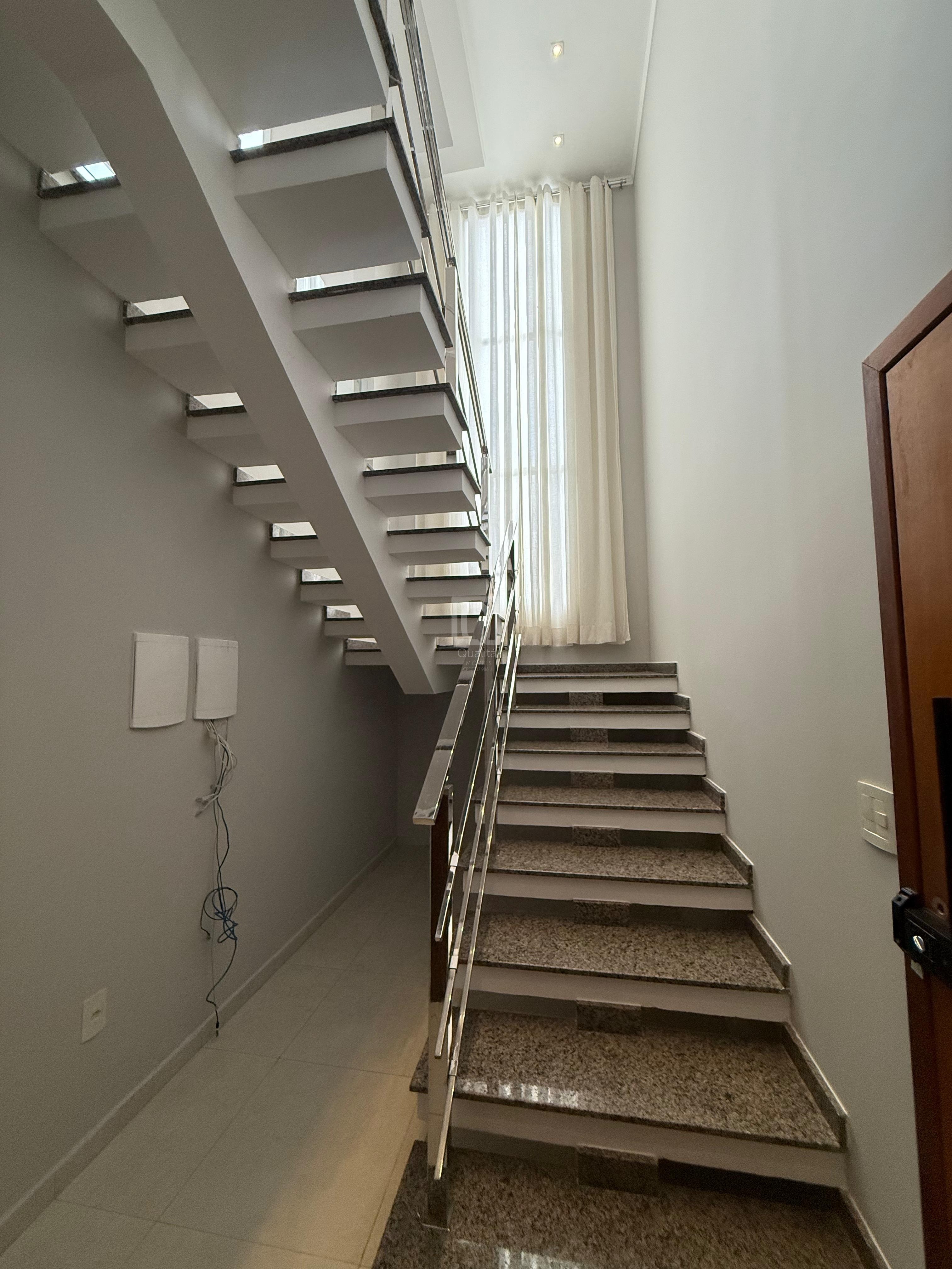 Casa de Condomínio para alugar com 3 quartos, 300m² - Foto 6
