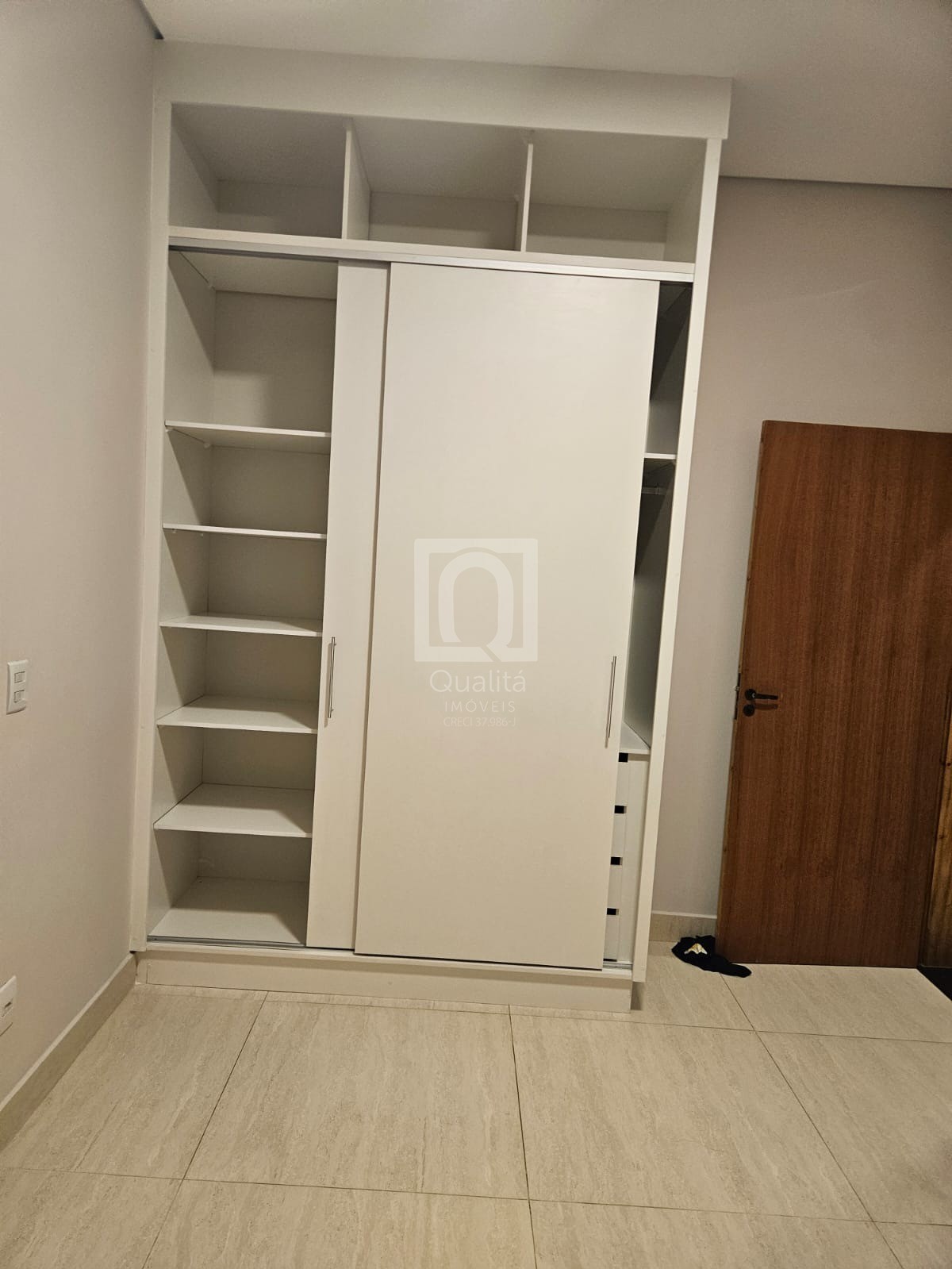Casa de Condomínio para alugar com 3 quartos, 250m² - Foto 11