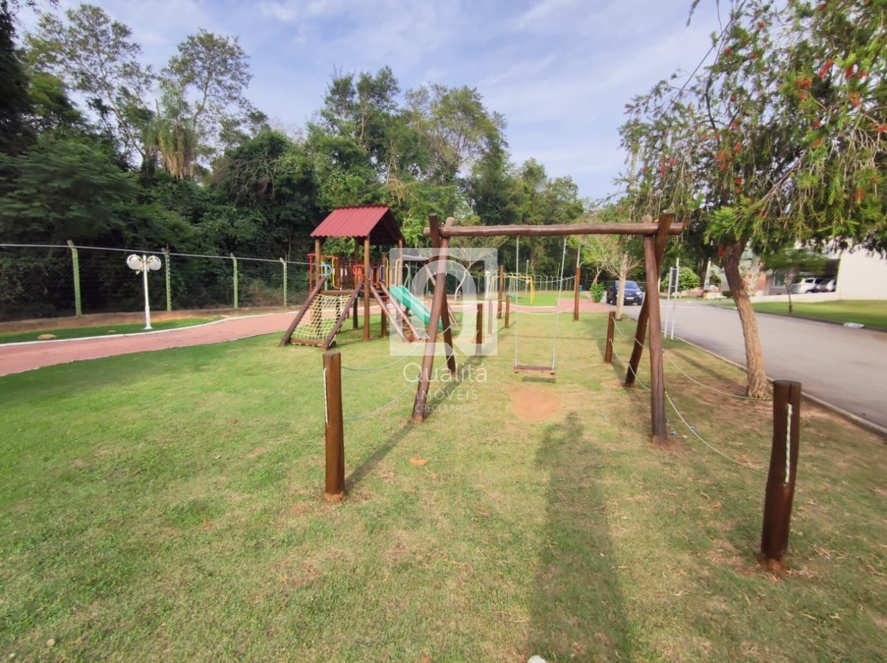 Casa de Condomínio à venda com 3 quartos, 250m² - Foto 17