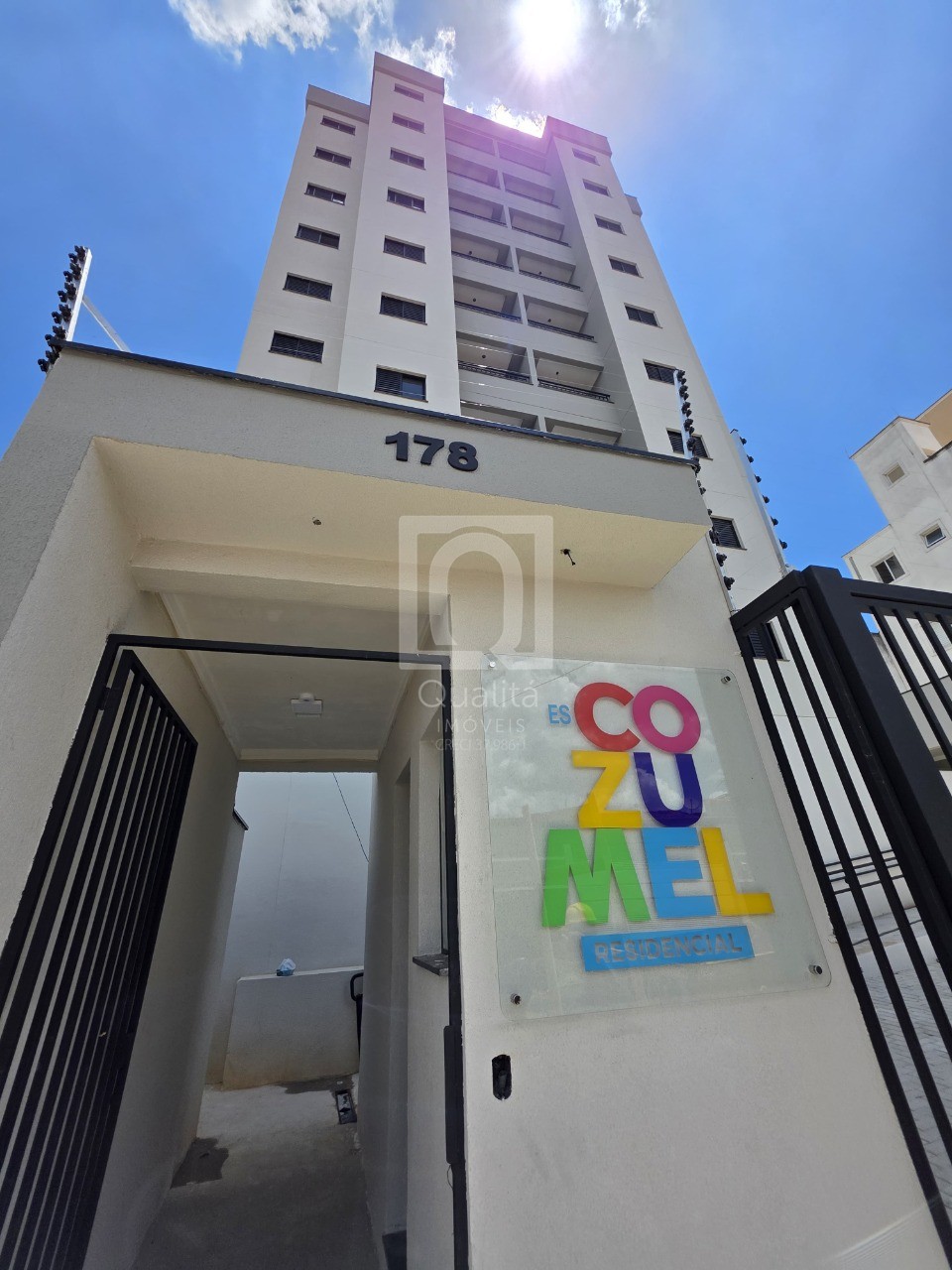 Apartamento à venda com 2 quartos, 45m² - Foto 2
